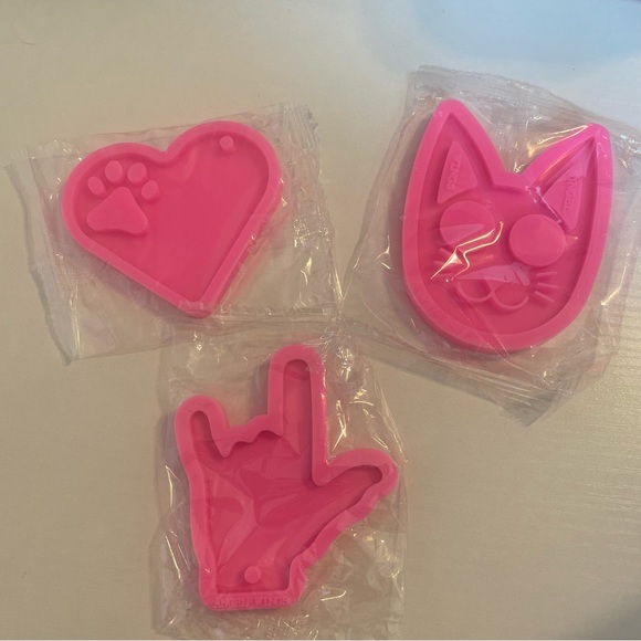 Set of 8 Silicone Resin Molds - Picture 4 of 4